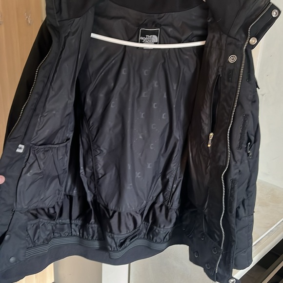 Northface water-resistant goose down jacket with removable fur lined hood - Picture 6 of 9